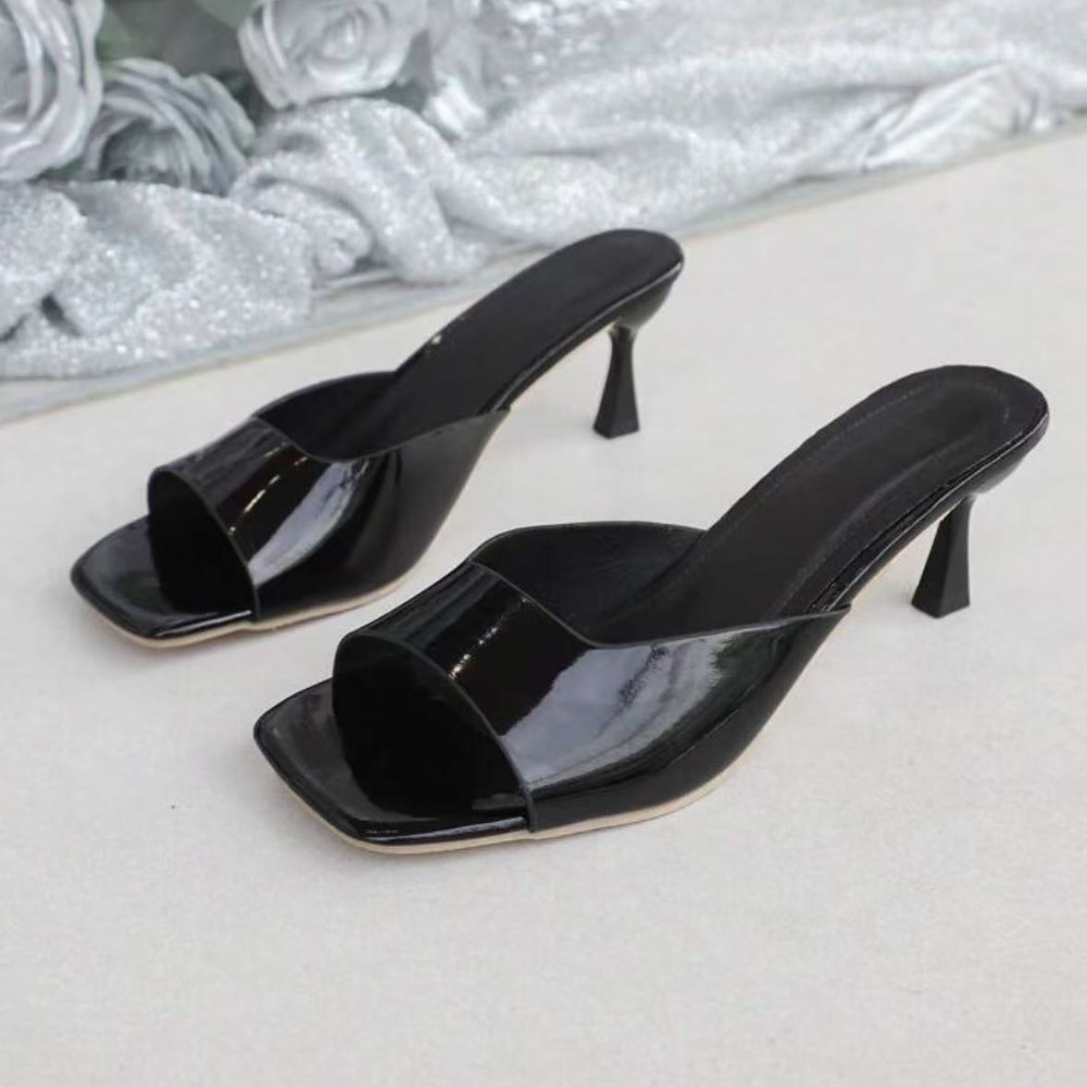 Home Office Makeover - Zapatillas de Boca de pescado a