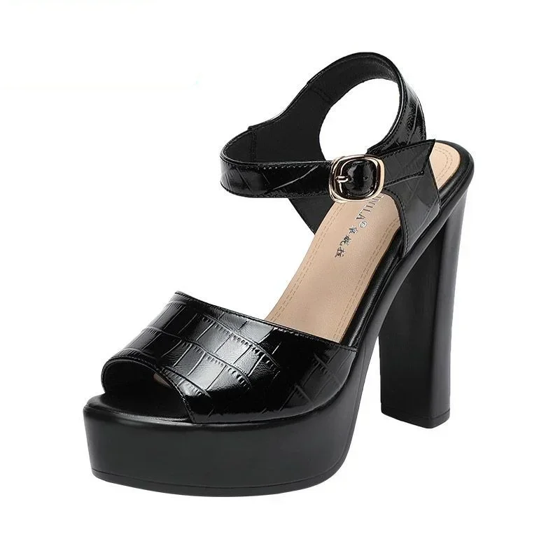 Sandalias de cuero genuino de  - Home Office Makeover reseña y precio